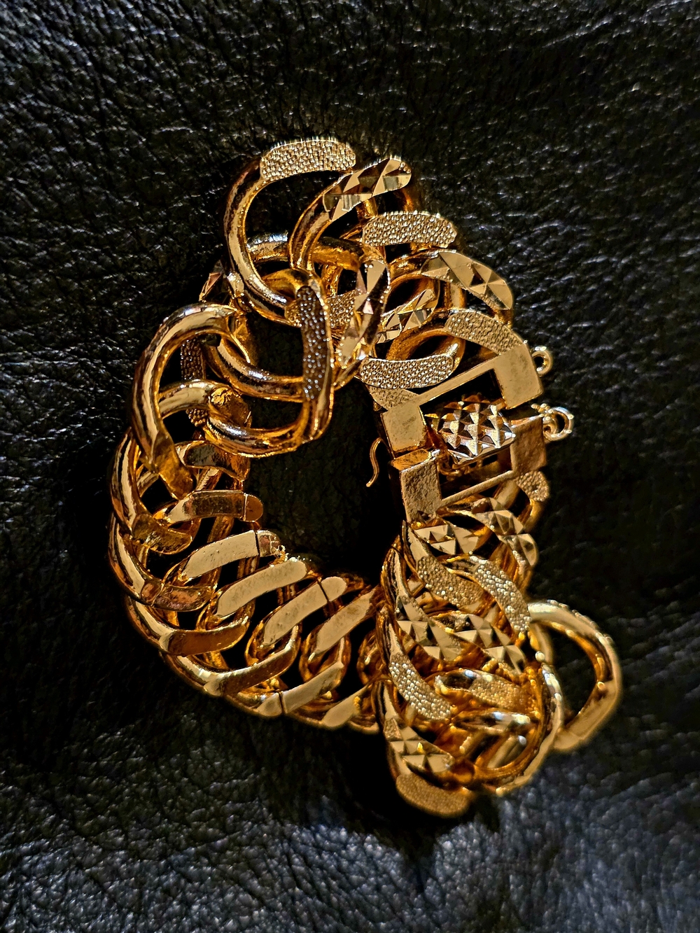 Source Unknown Shiny Gold Multi-Link Bracelet